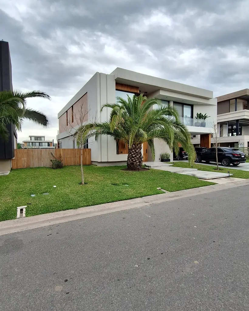 Proyecto residencial terminado — aberturas de aluminio fabricadas e instaladas por NG Aberturas
