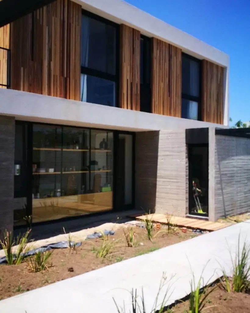 Fachada con grandes aberturas — aberturas de aluminio fabricadas e instaladas por NG Aberturas